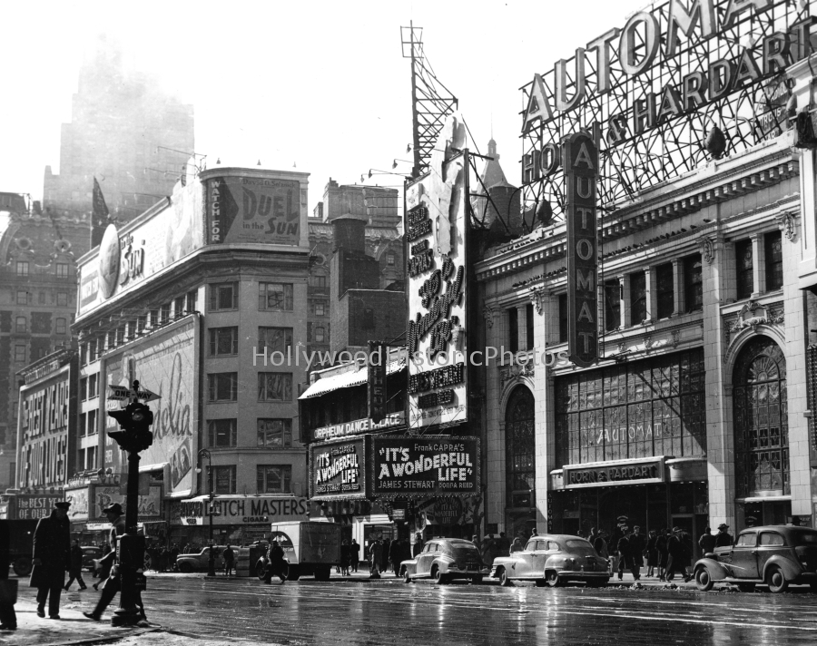 Globe Theatre N.Y.C. 1946 Its a Wonderful Life wm.jpg